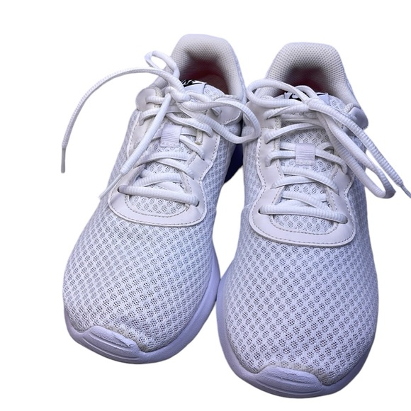 Nike Tanjun White Casual Athletic running Sneakers for finish line size US10 - Picture 3 of 14